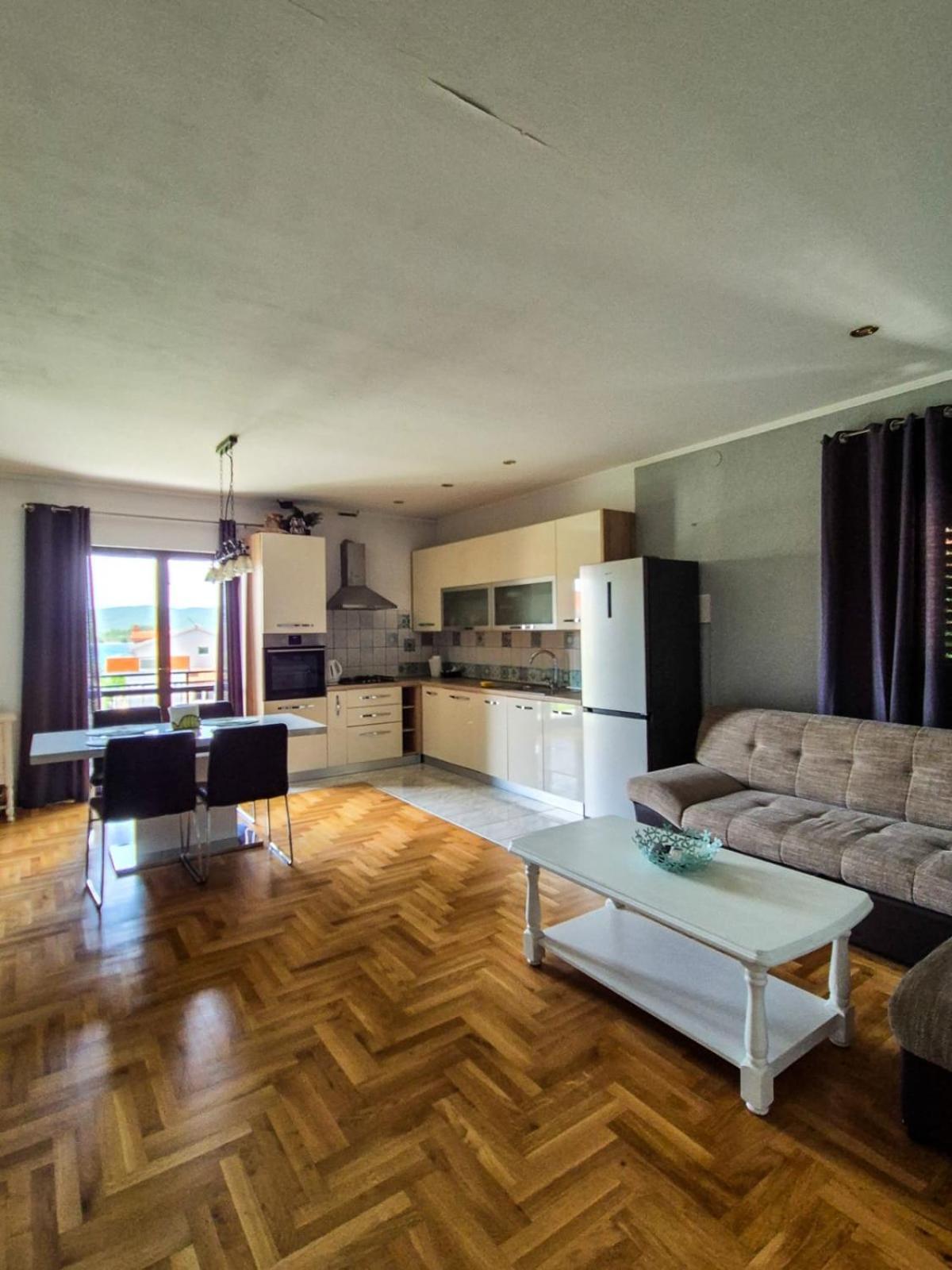 Apartments And Pansion M&R Turanj Exterior foto