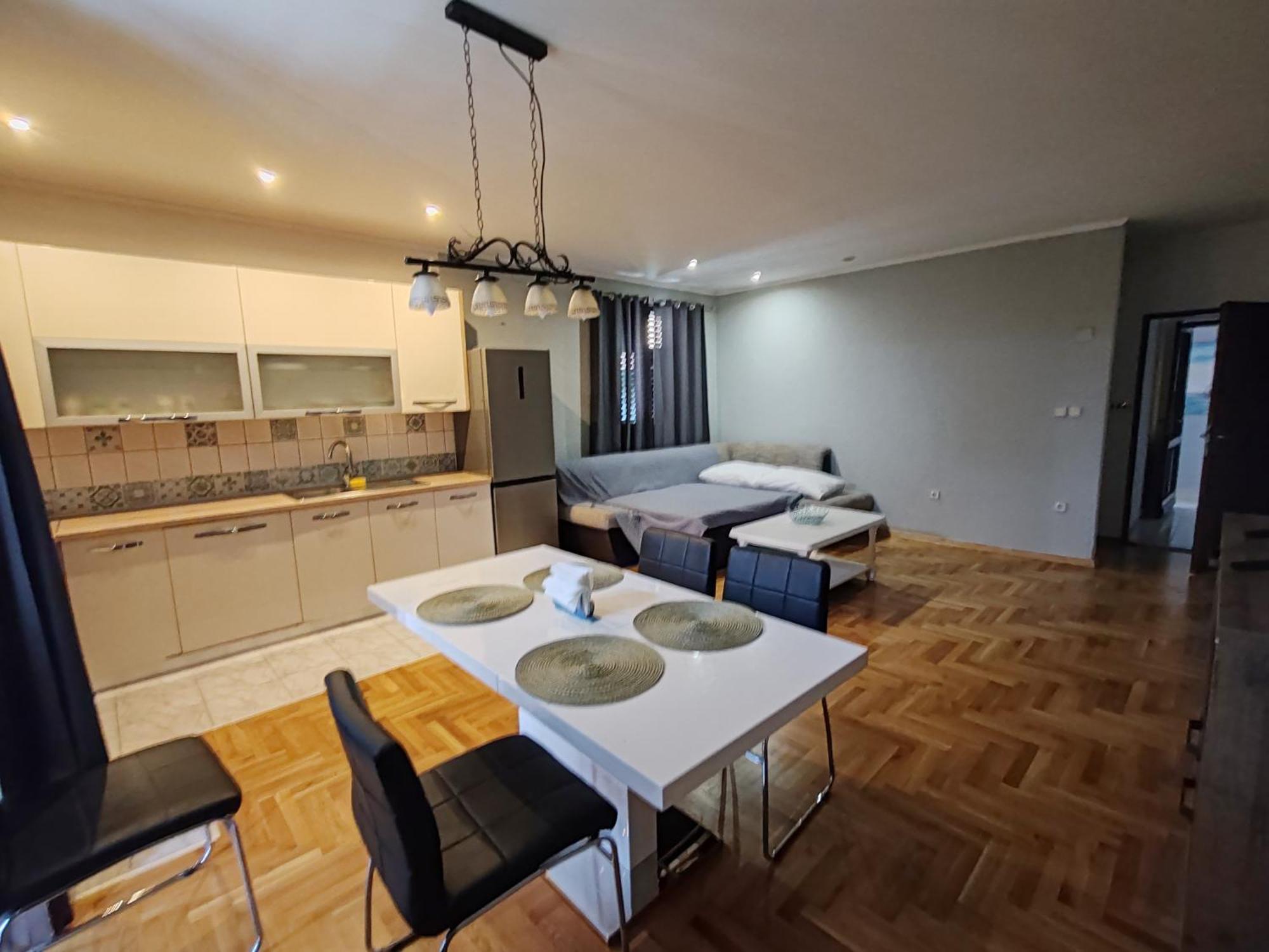 Apartments And Pansion M&R Turanj Exterior foto